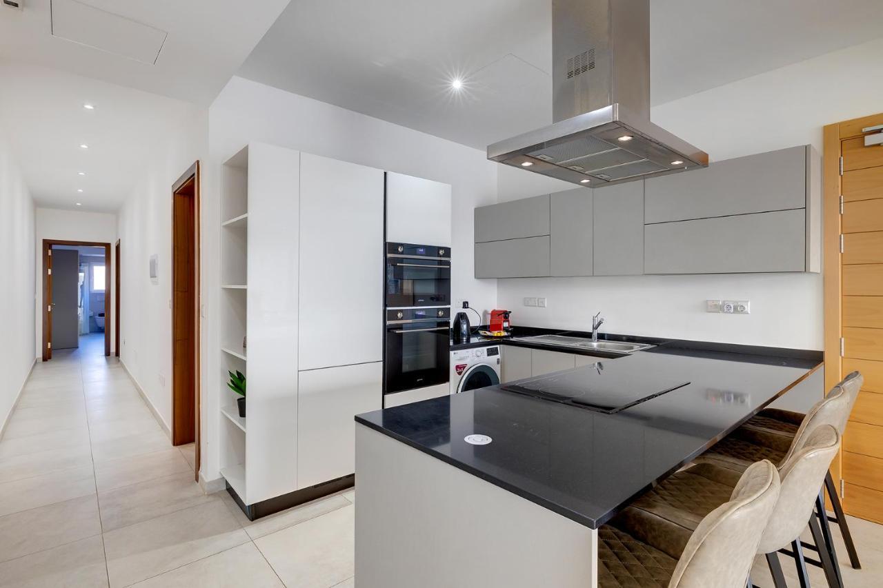 Luxe Apartment With Valletta And Harbour Views Sliema Exteriér fotografie